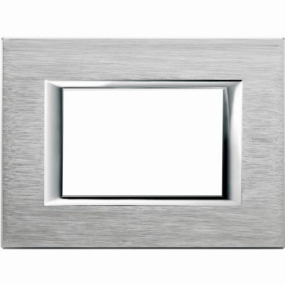 Axolute - Ramka Protokątna 3 Moduły Brushed Chrome Ha4803Cr Produkt Wycofany LEGRAND (HA4803CR)